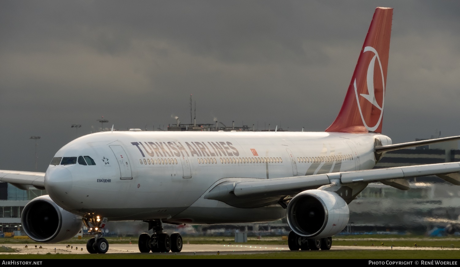 Aircraft Photo of TC-JIO | Airbus A330-223 | Turkish Airlines | AirHistory.net #184483