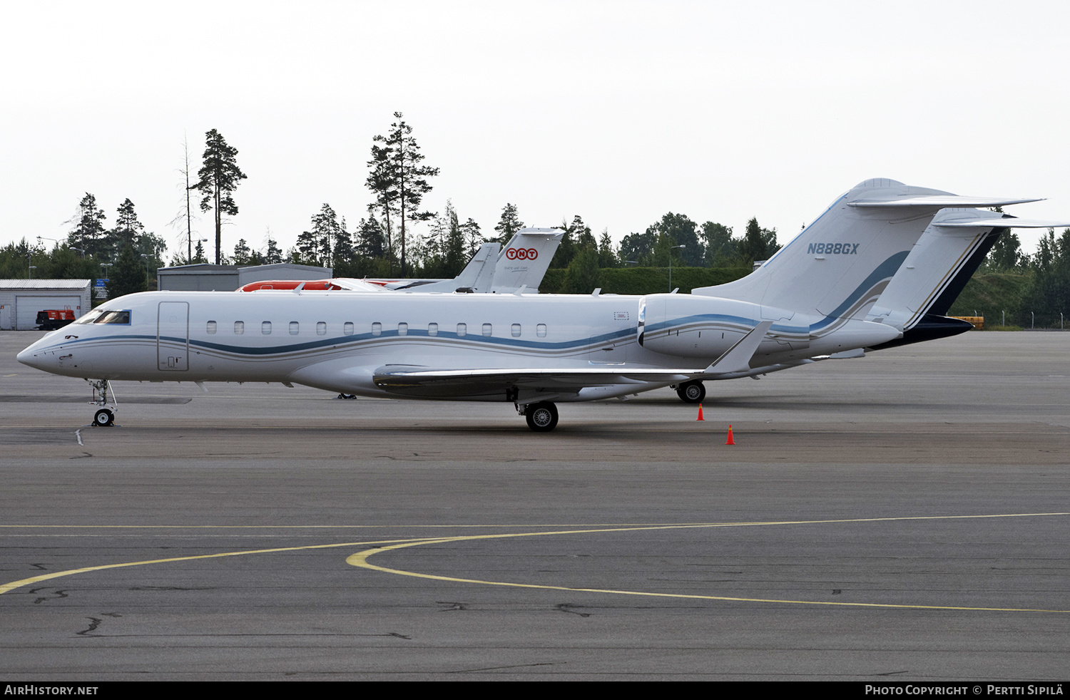 Aircraft Photo of N888GX | Bombardier Global Express XRS (BD-700-1A10) | AirHistory.net #184524