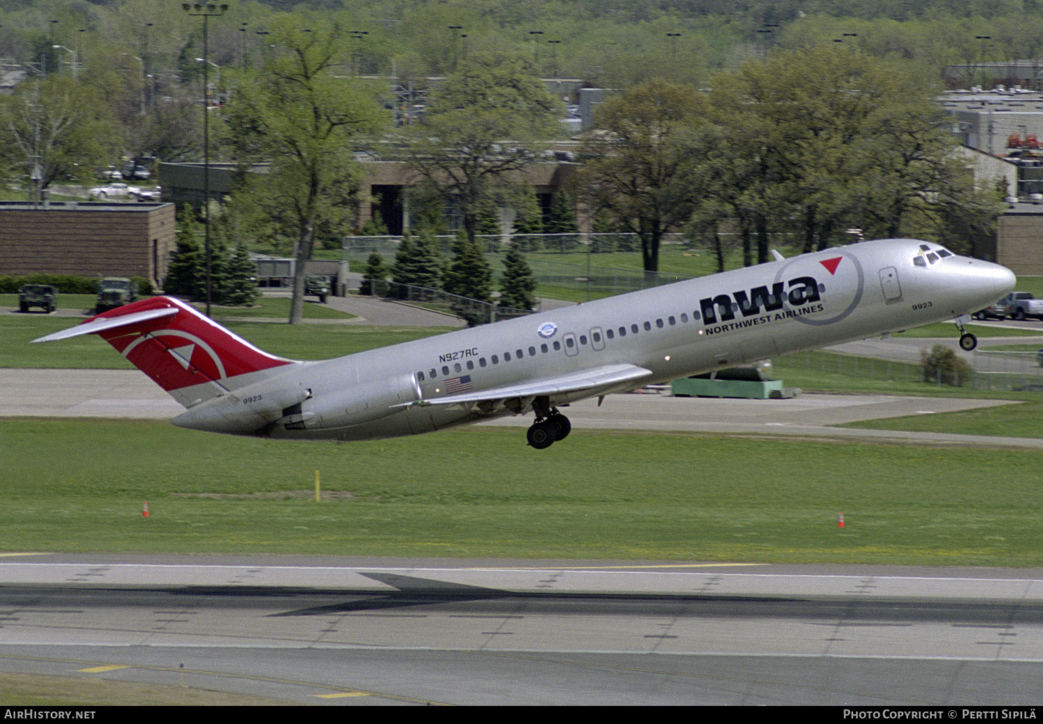 Aircraft Photo of N927RC | McDonnell Douglas DC-9-32 | Northwest Airlines | AirHistory.net #184643