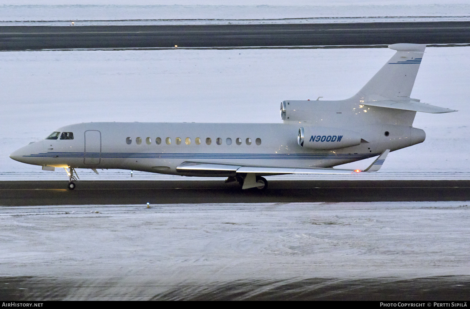 Aircraft Photo of N900DW | Dassault Falcon 7X | AirHistory.net #184696