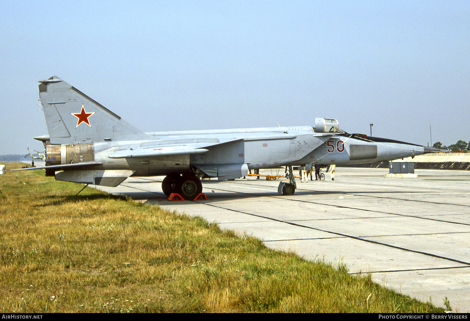Aircraft Photo of 50 red | Mikoyan-Gurevich MiG-25RBK | Russia - Air Force | AirHistory.net #184895