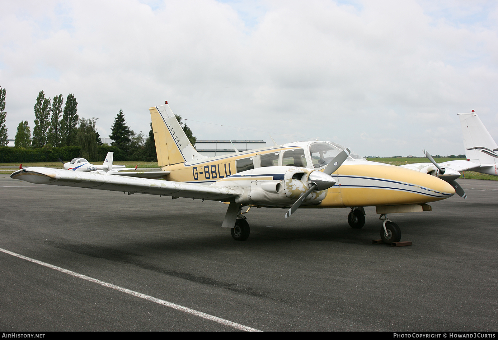 Aircraft Photo of G-BBLU | Piper PA-34-200 Seneca | AirHistory.net #185005