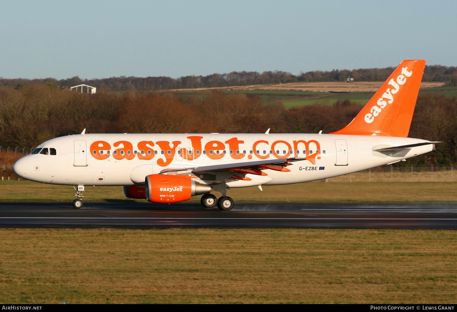 Aircraft Photo of G-EZBE | Airbus A319-111 | EasyJet | AirHistory.net #185015