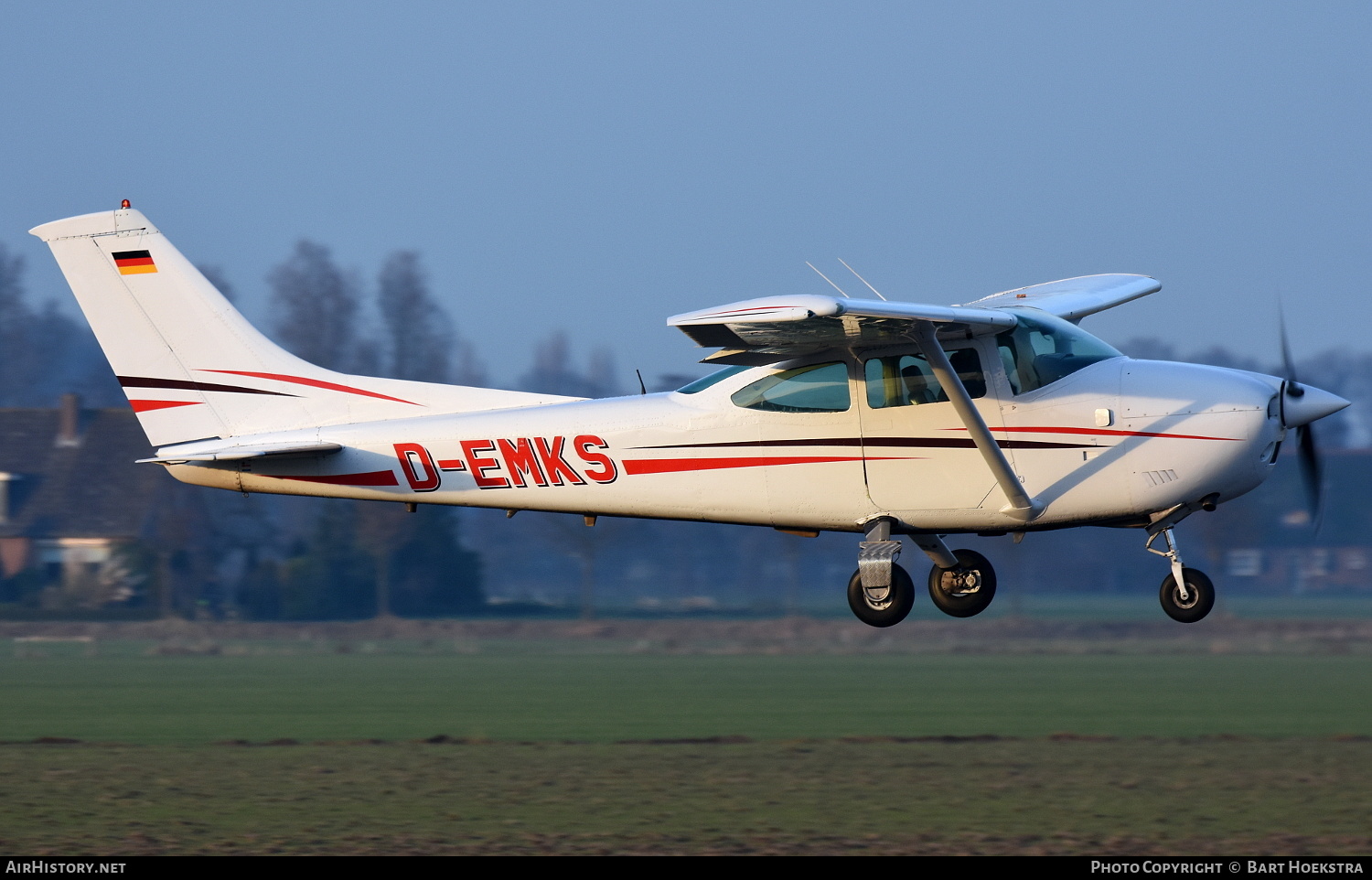 Aircraft Photo of D-EMKS | Reims F182Q Skylane II | AirHistory.net #185043
