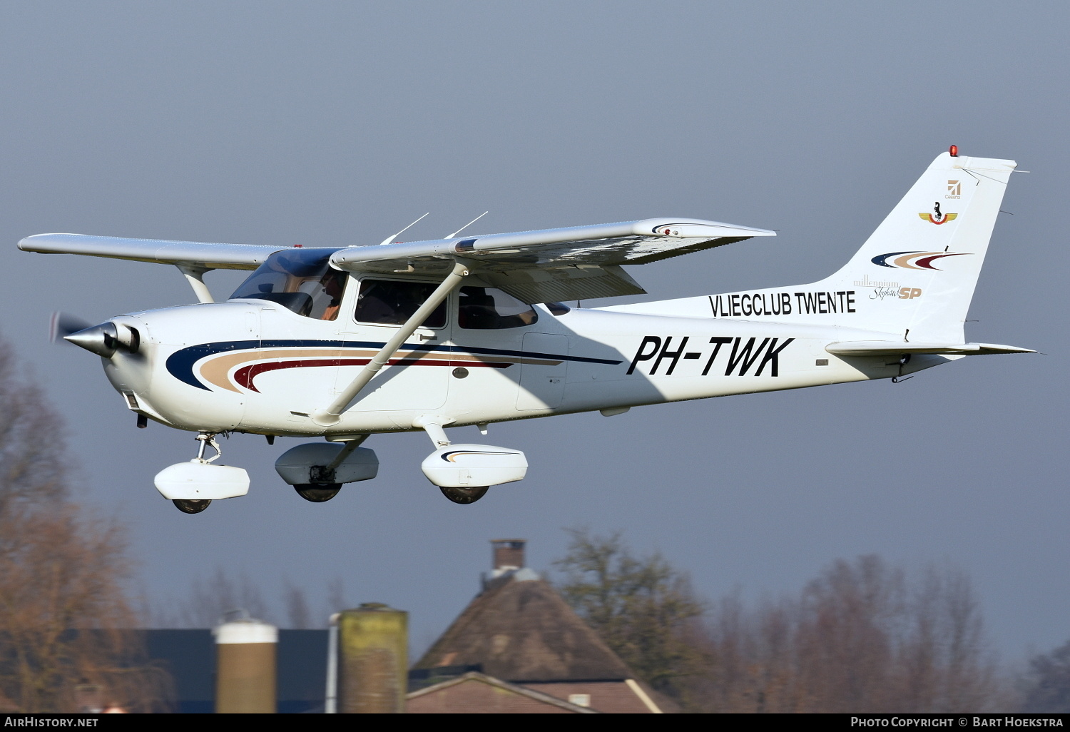 Aircraft Photo of PH-TWK | Cessna 172S Millennium Skyhawk SP | Vliegclub Twente | AirHistory.net #185057