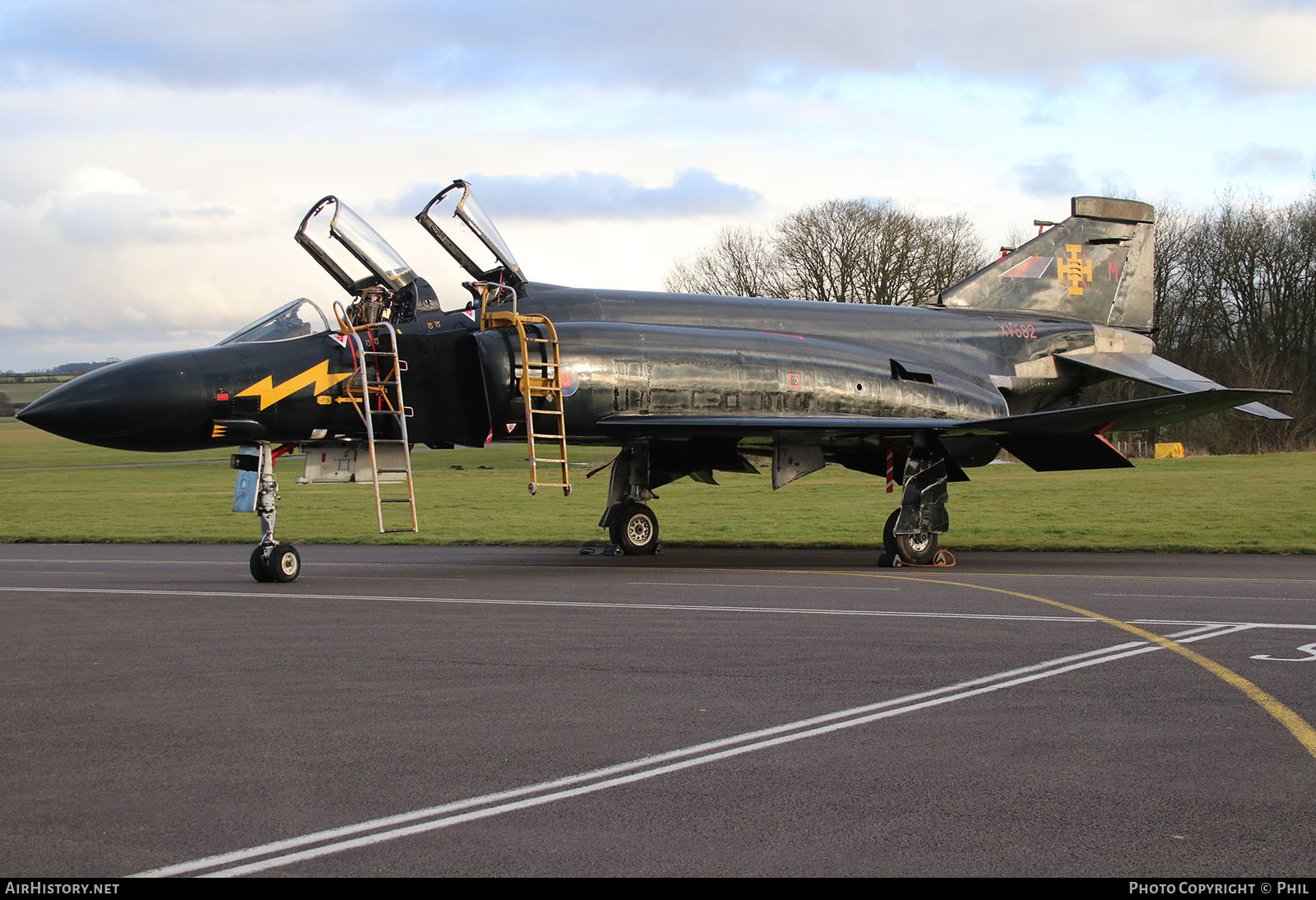 Aircraft Photo of XV582 | McDonnell Douglas F-4K Phantom FG1 | UK - Air Force | AirHistory.net #185136