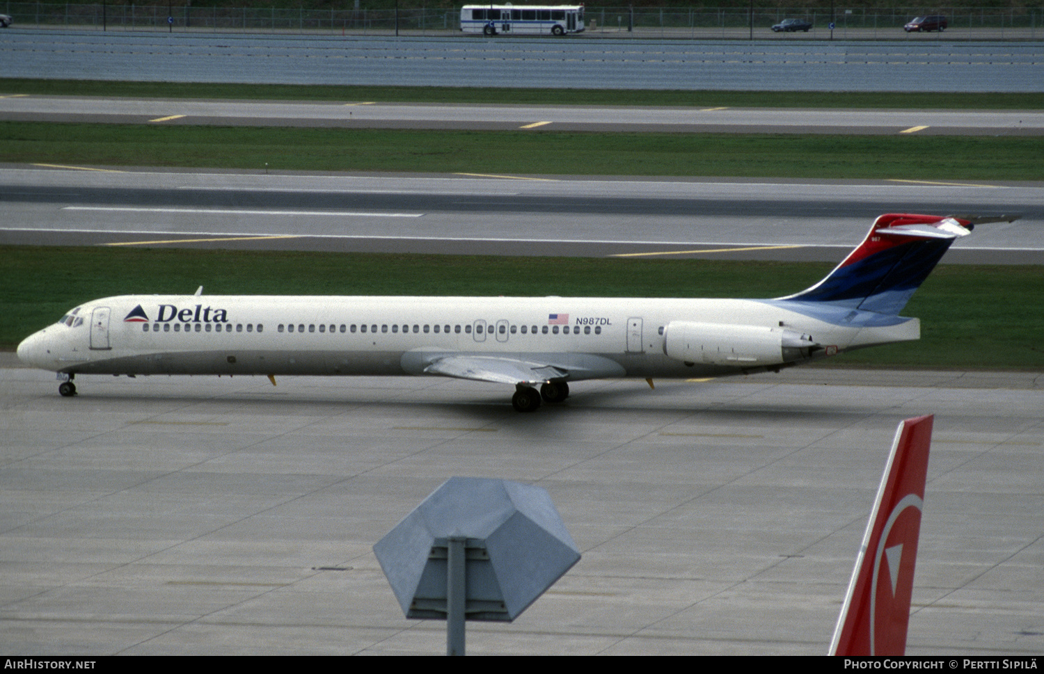Aircraft Photo of N987DL | McDonnell Douglas MD-88 | Delta Air Lines | AirHistory.net #185423