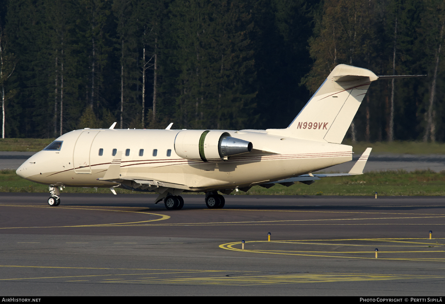 Aircraft Photo of N999VK | Bombardier Challenger 604 (CL-600-2B16) | AirHistory.net #185436