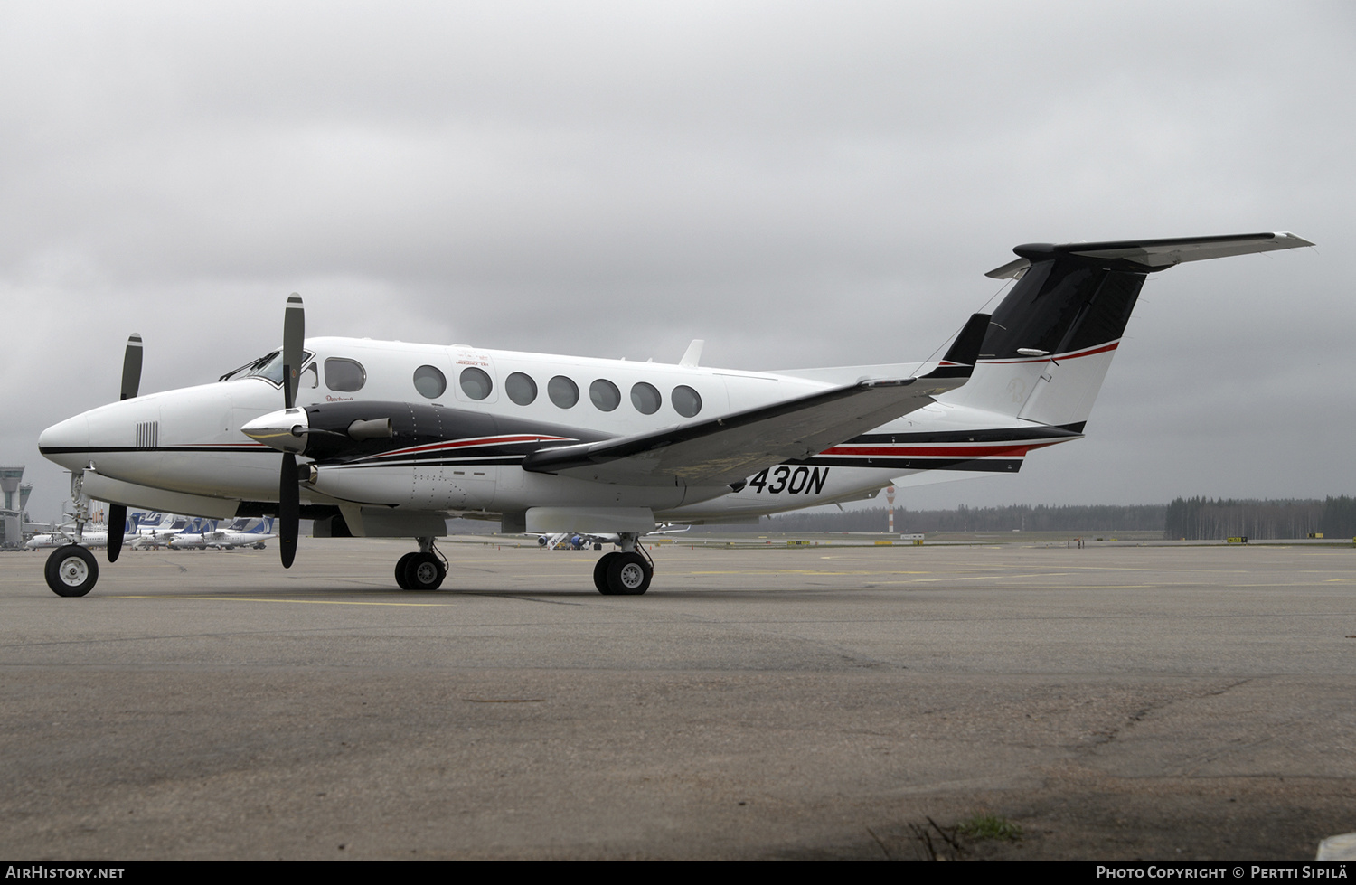 Aircraft Photo of N6430N | Hawker Beechcraft 350 King Air (B300) | AirHistory.net #185471