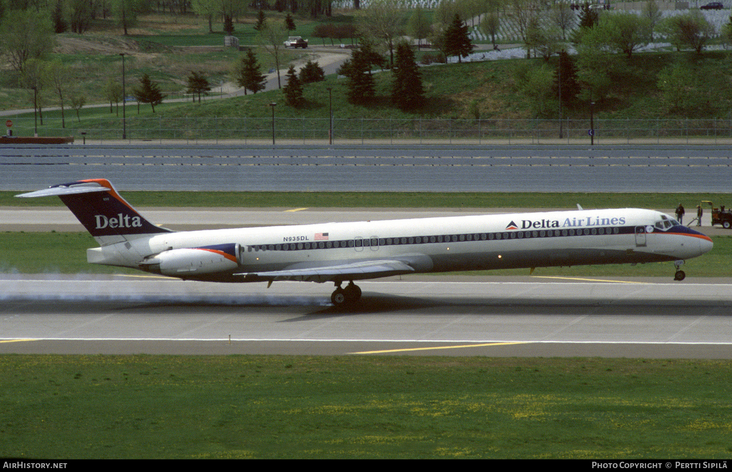 Aircraft Photo of N935DL | McDonnell Douglas MD-88 | Delta Air Lines | AirHistory.net #185487