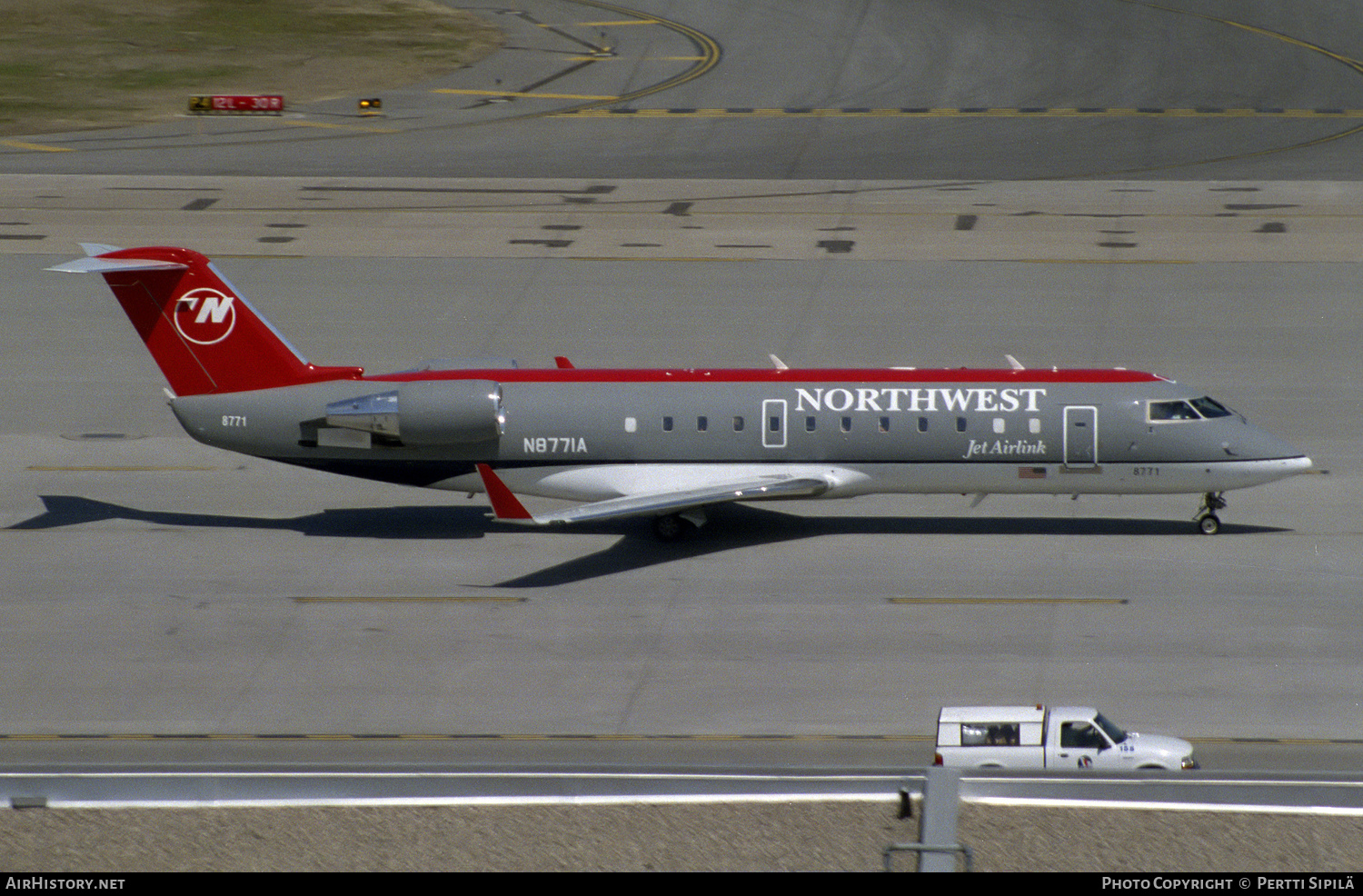 Aircraft Photo of N8771A | Bombardier CRJ-440 (CL-600-2B19) | Northwest Jet Airlink | AirHistory.net #185493