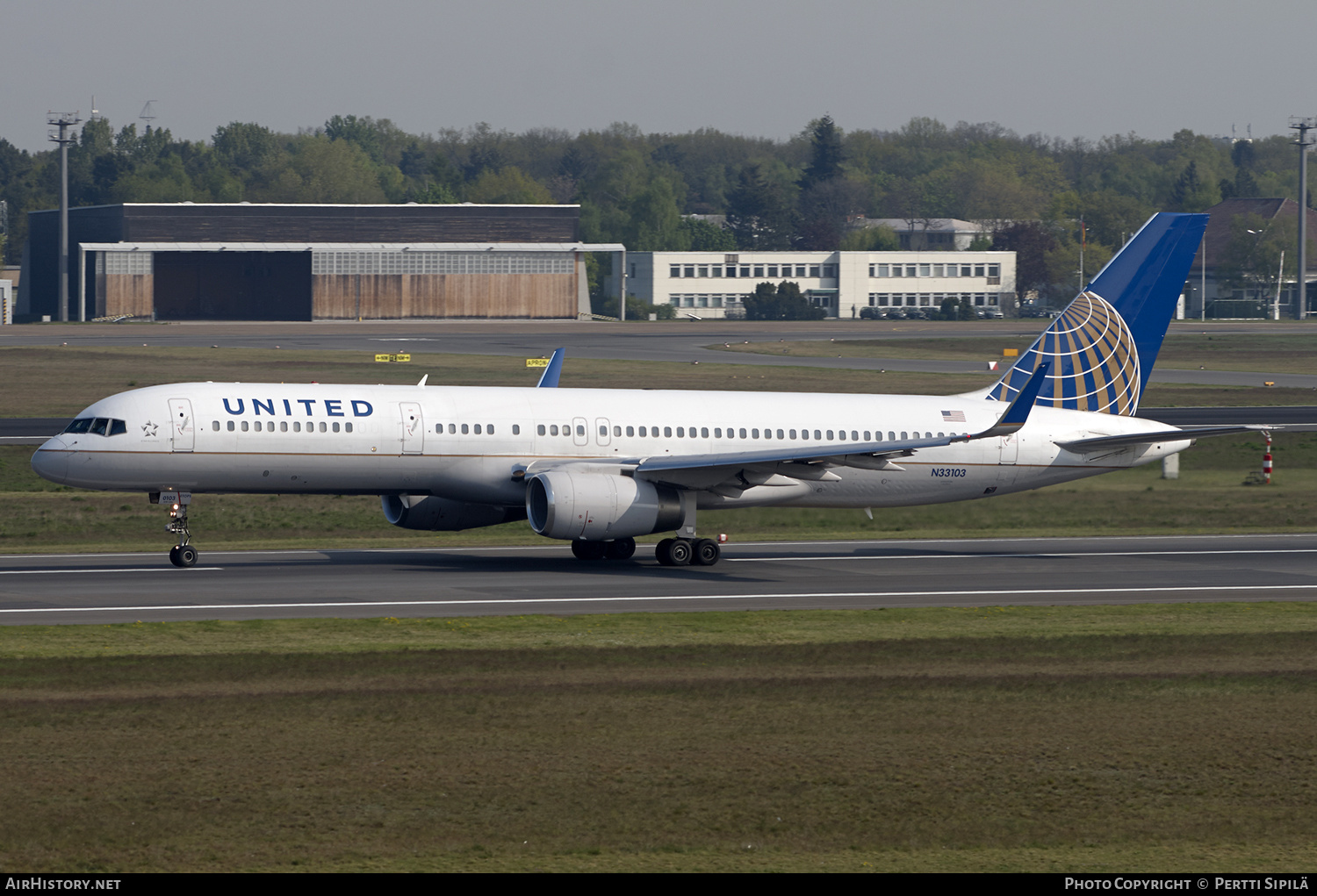 Aircraft Photo of N33103 | Boeing 757-224 | United Airlines | AirHistory.net #185567