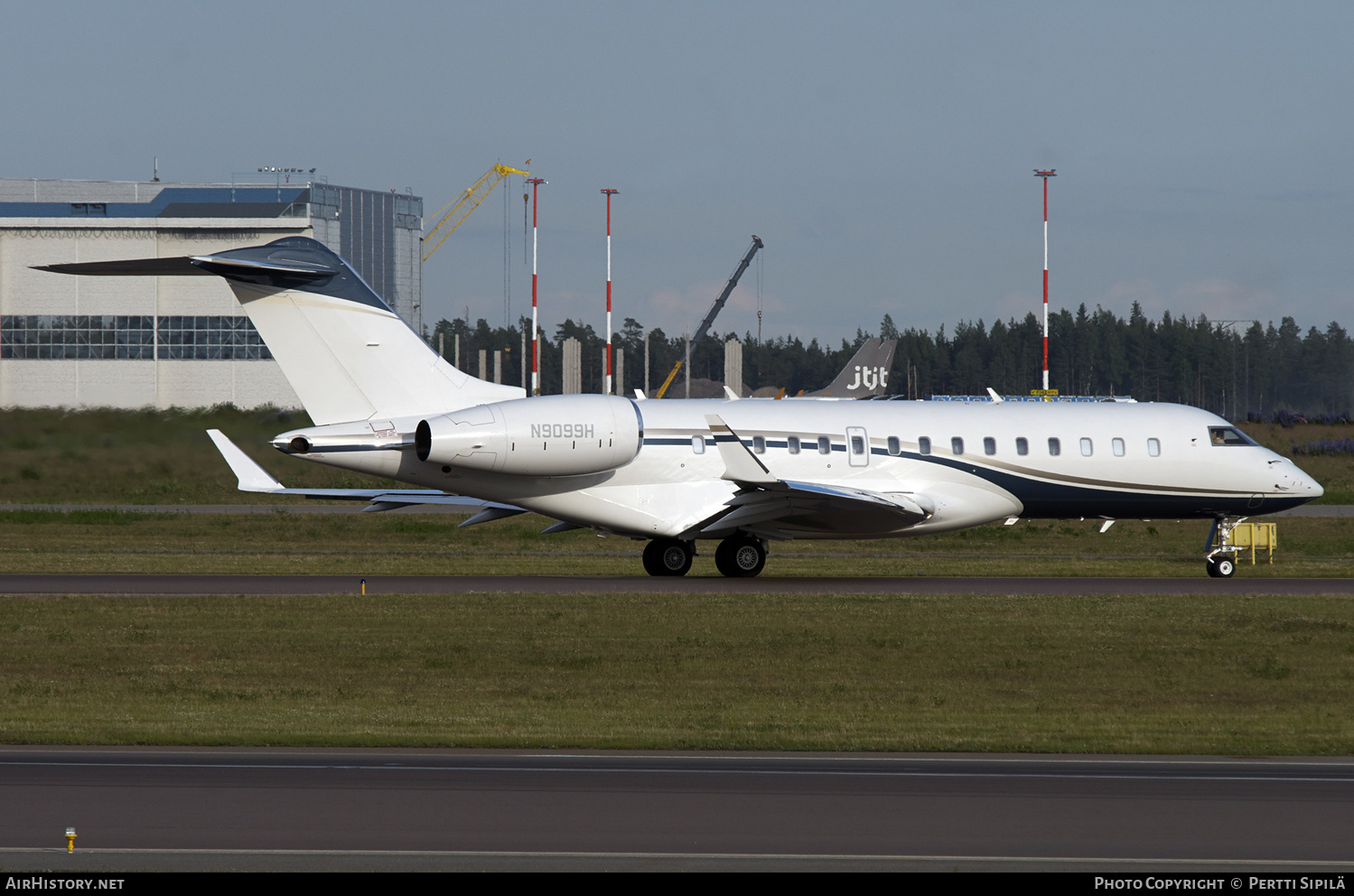 Aircraft Photo of N9099H | Bombardier Global 6000 (BD-700-1A10) | AirHistory.net #185580