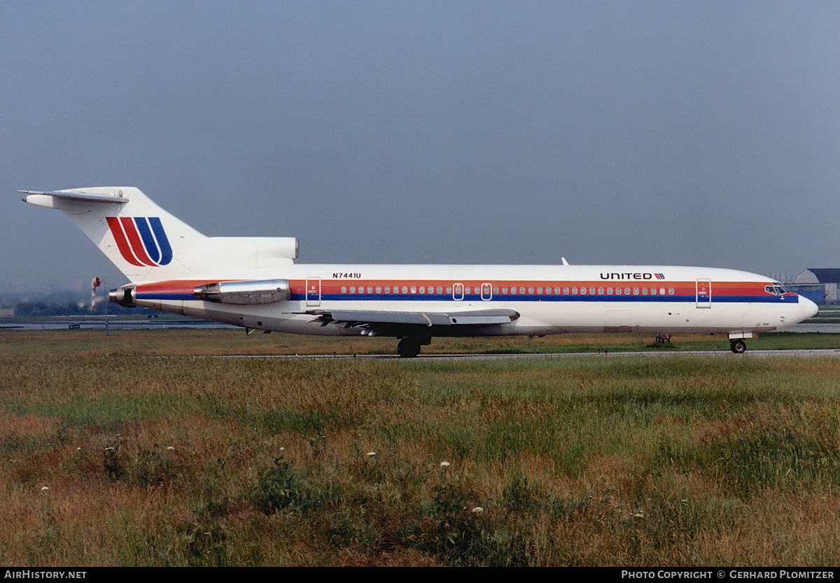 Aircraft Photo of N7441U | Boeing 727-222/Adv | United Airlines | AirHistory.net #185699