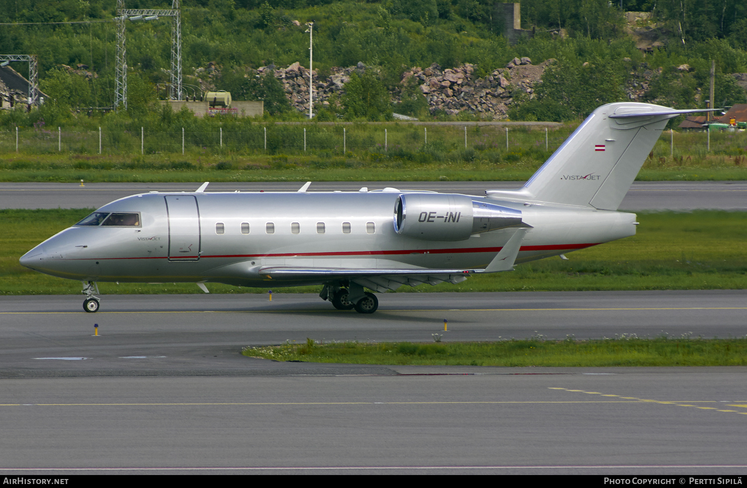 Aircraft Photo of OE-INI | Bombardier Challenger 604 (CL-600-2B16) | VistaJet | AirHistory.net #185726