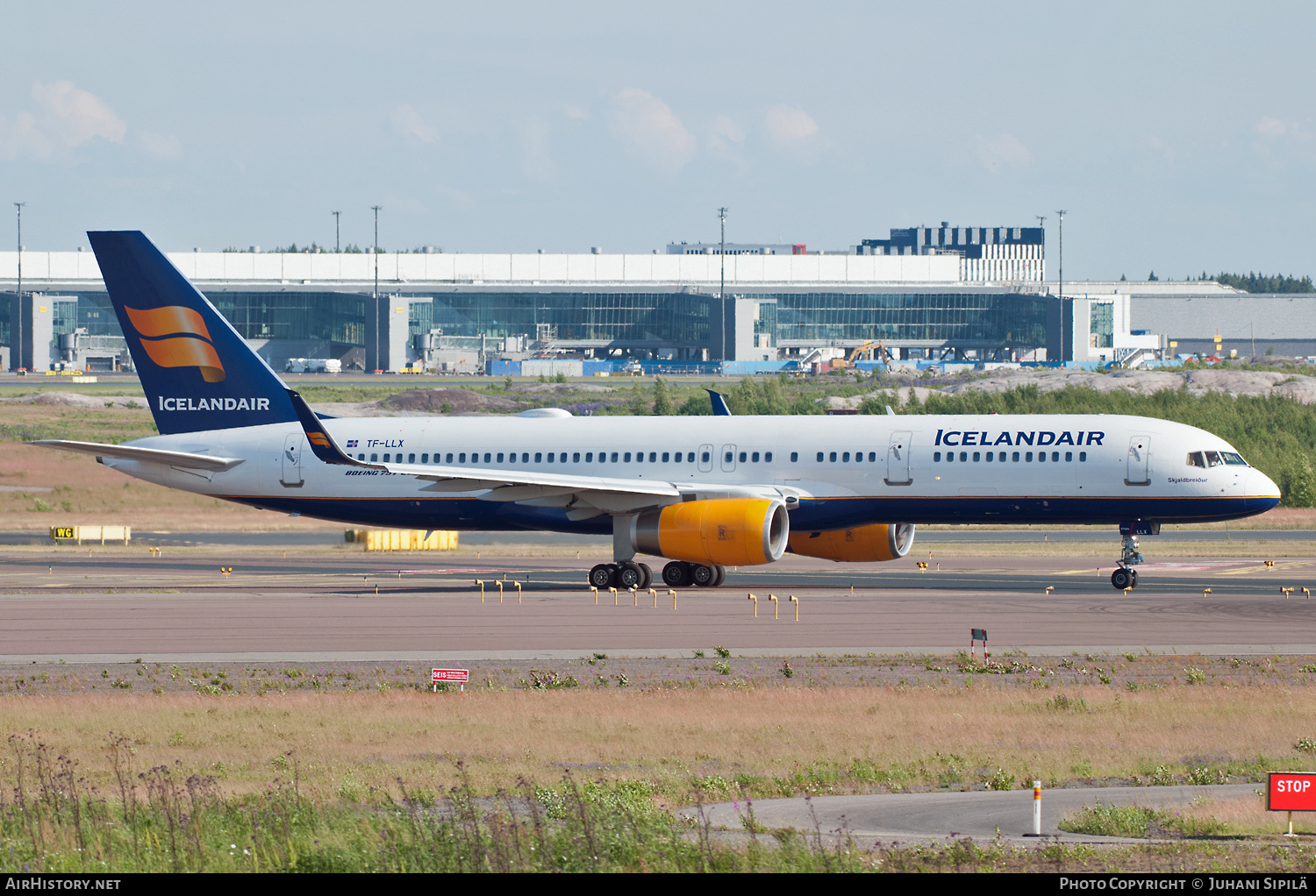 Aircraft Photo of TF-LLX | Boeing 757-256 | Icelandair | AirHistory.net #185759