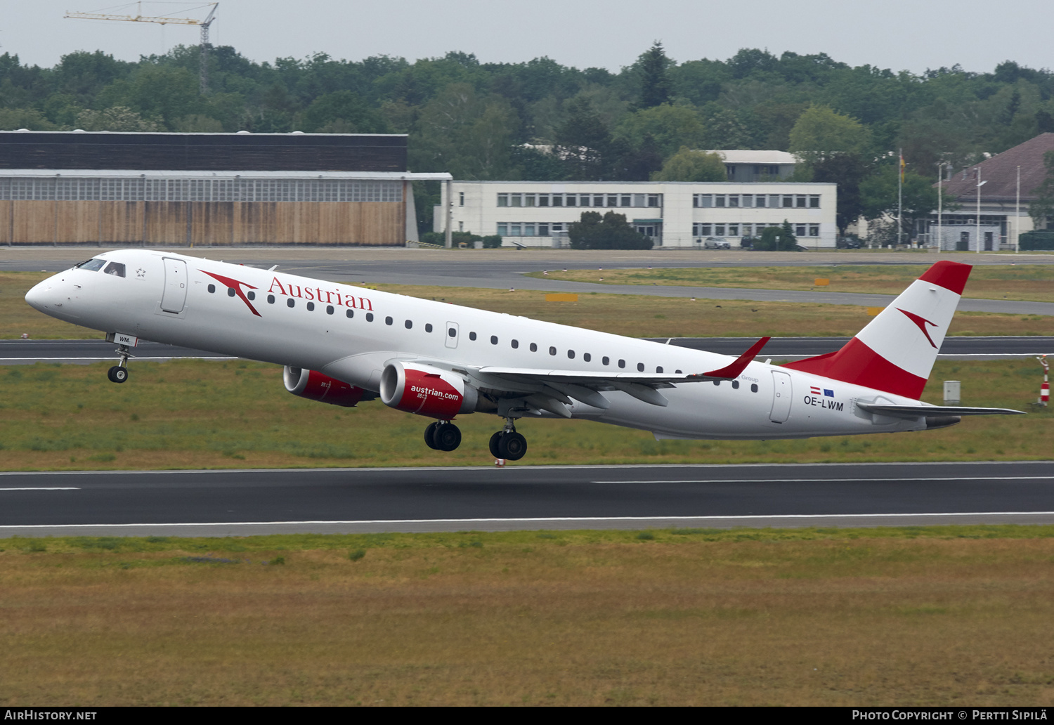 Aircraft Photo of OE-LWM | Embraer 195LR (ERJ-190-200LR) | Austrian Airlines | AirHistory.net #185898