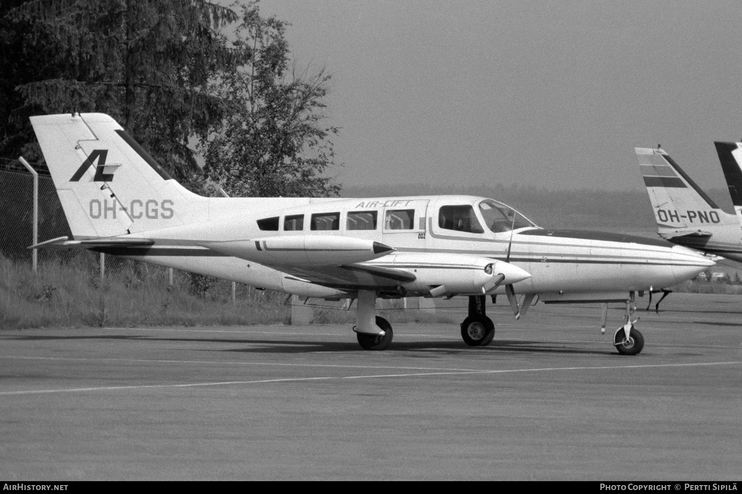 Aircraft Photo of OH-CGS | Cessna 402B Businessliner | Air-Lift | AirHistory.net #185899