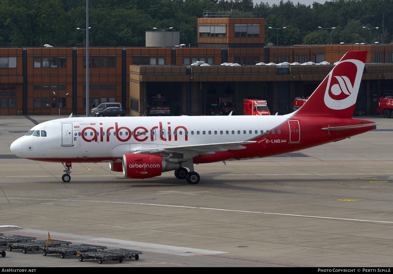 Aircraft Photo of OE-LNB | Airbus A319-112 | Air Berlin | AirHistory.net #185942