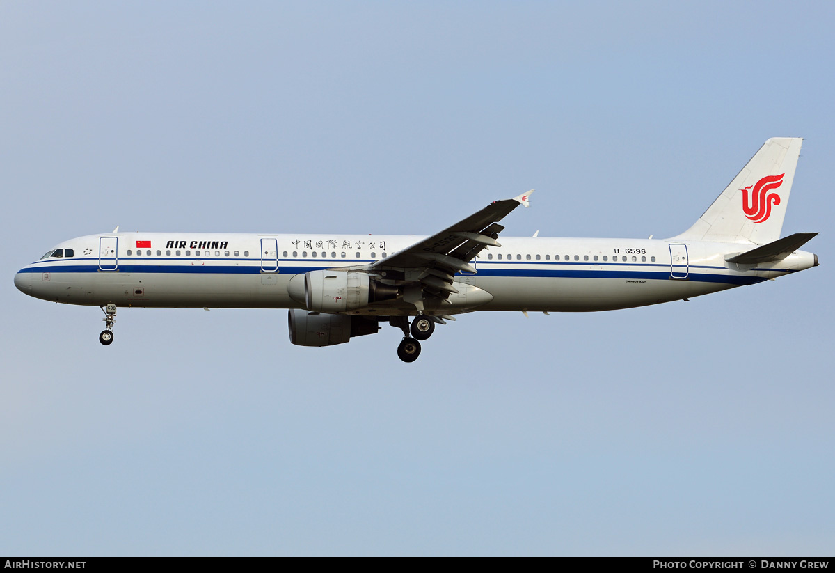 Aircraft Photo of B-6596 | Airbus A321-213 | Air China | AirHistory.net #186041