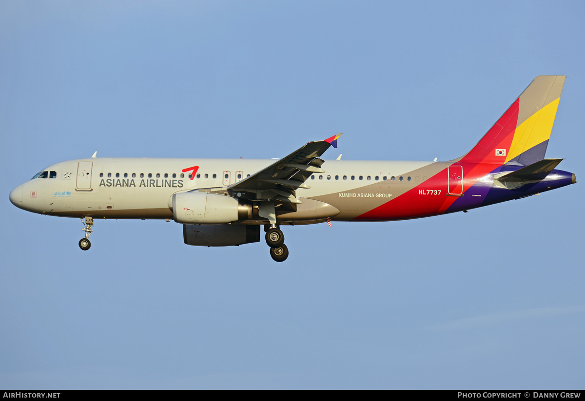 Aircraft Photo of HL7737 | Airbus A320-232 | Asiana Airlines | AirHistory.net #186057