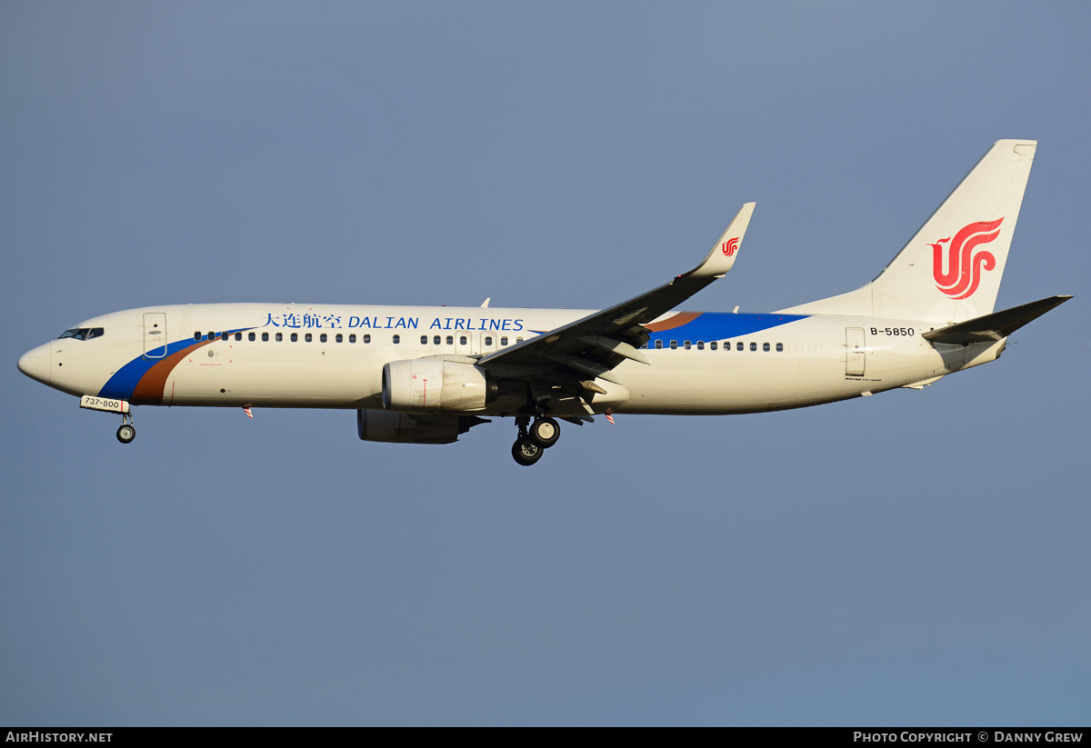 Aircraft Photo of B-5850 | Boeing 737-89L | Dalian Airlines | AirHistory.net #186092