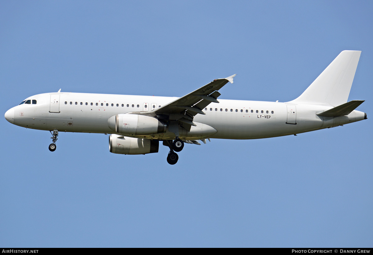Aircraft Photo of LY-VEP | Airbus A320-233 | AirHistory.net #187363
