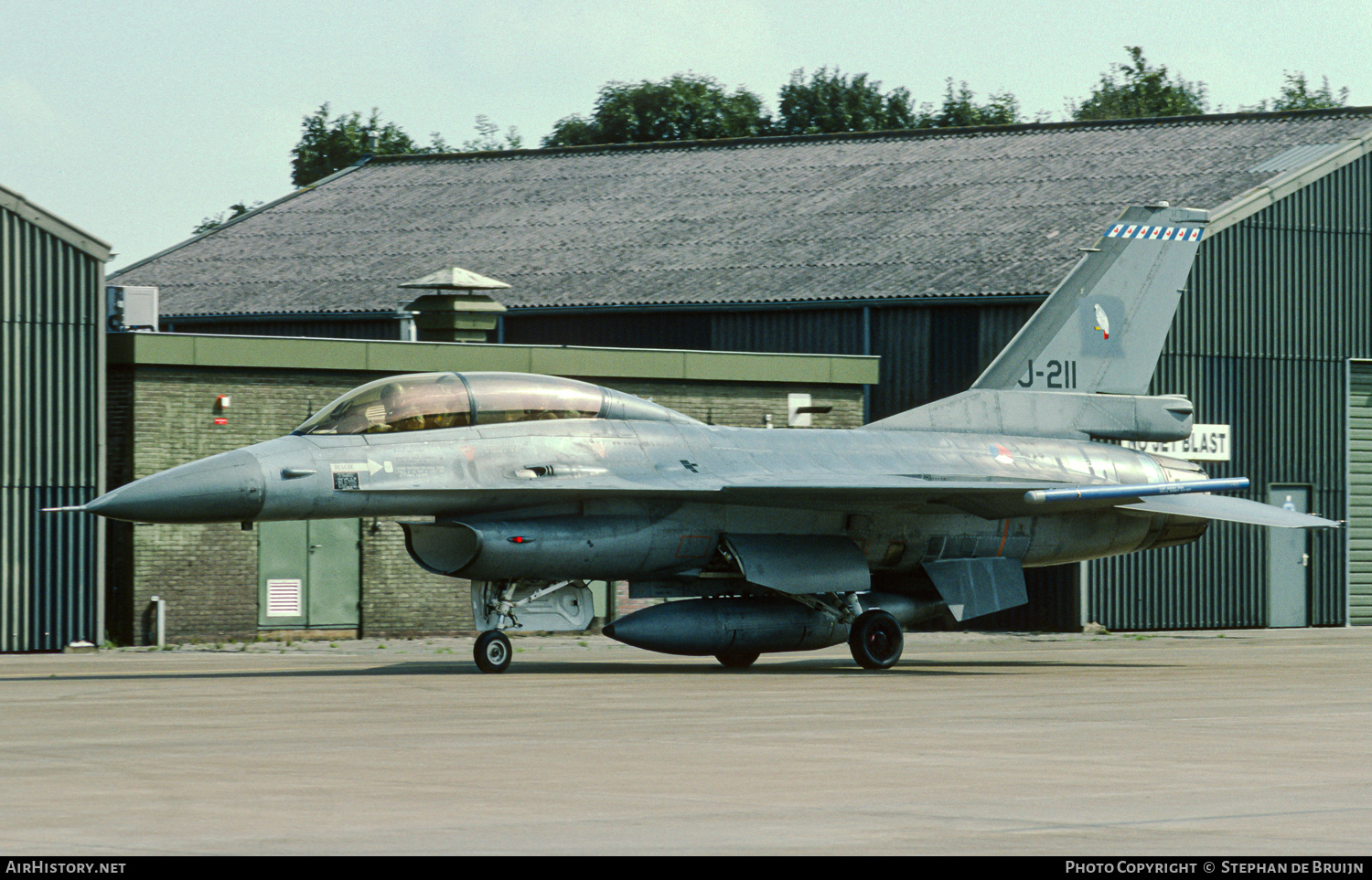 Aircraft Photo of J-211 | General Dynamics F-16B Fighting Falcon | Netherlands - Air Force | AirHistory.net #187817
