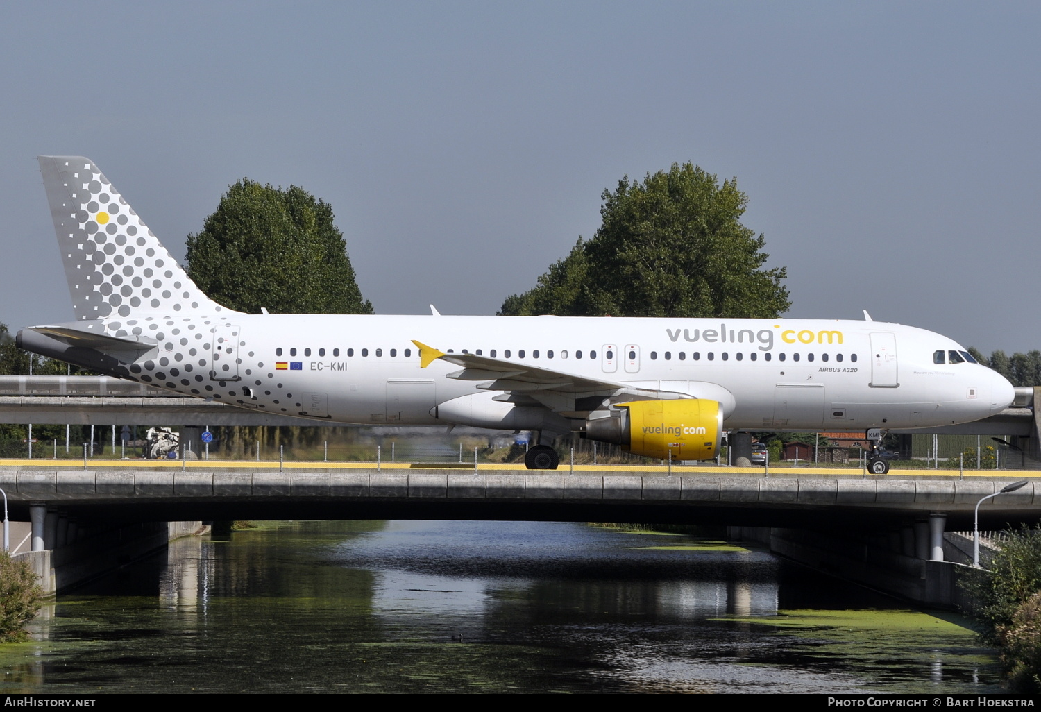 Aircraft Photo of EC-KMI | Airbus A320-216 | Vueling Airlines | AirHistory.net #188010