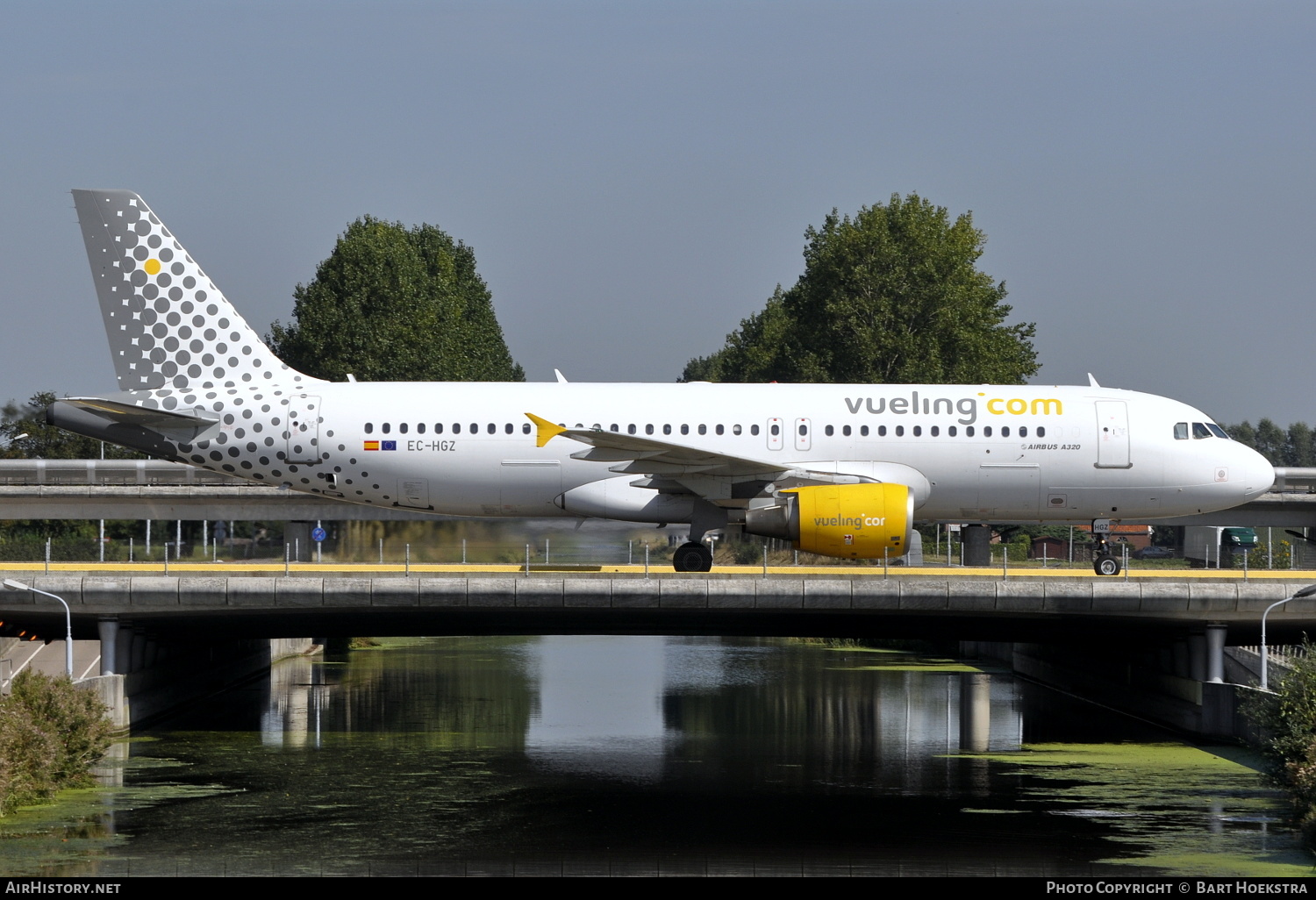 Aircraft Photo of EC-HGZ | Airbus A320-214 | Vueling Airlines | AirHistory.net #188011