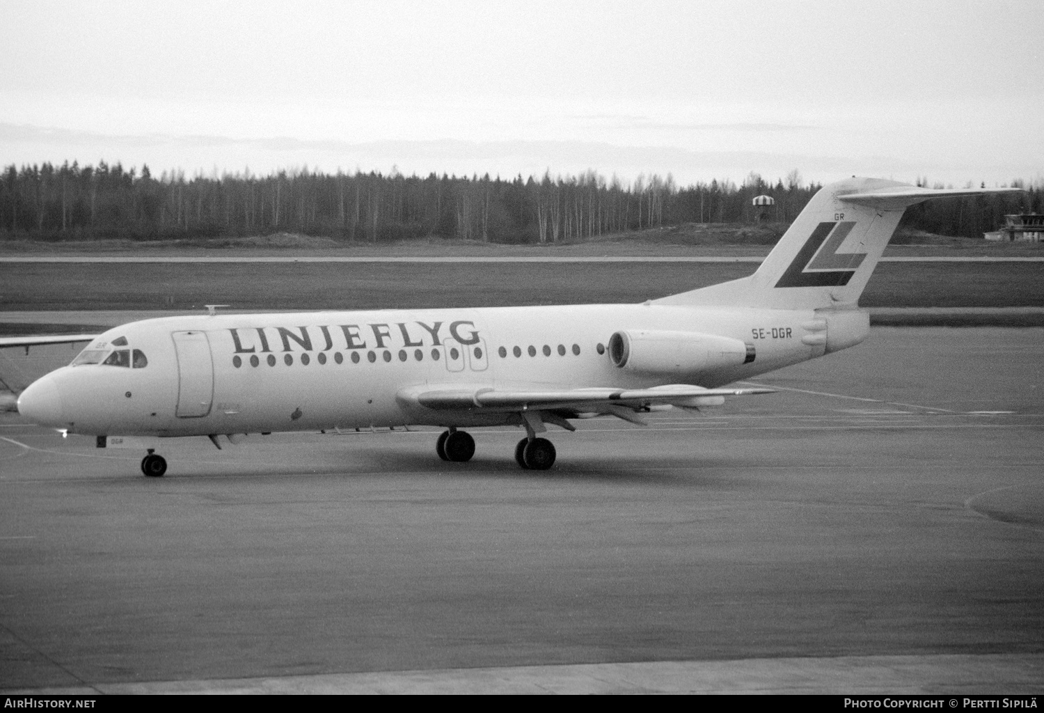 Aircraft Photo of SE-DGR | Fokker F28-4000 Fellowship | Linjeflyg | AirHistory.net #188137