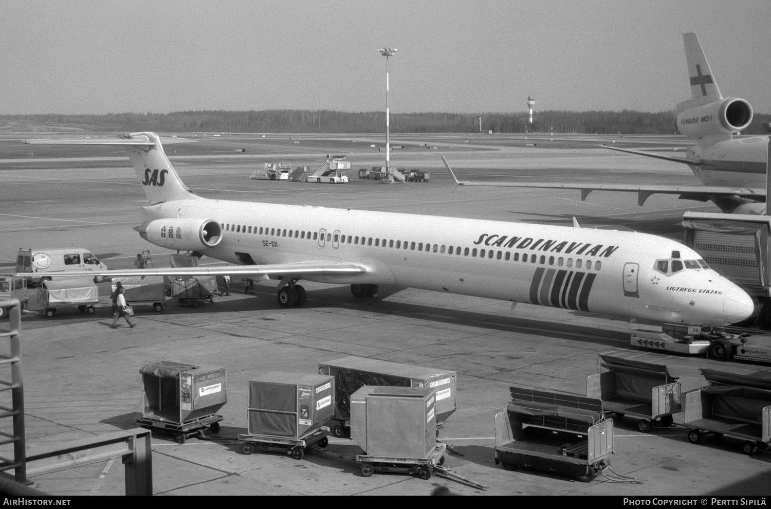 Aircraft Photo of SE-DII | McDonnell Douglas MD-82 (DC-9-82) | Scandinavian Airlines - SAS | AirHistory.net #188166