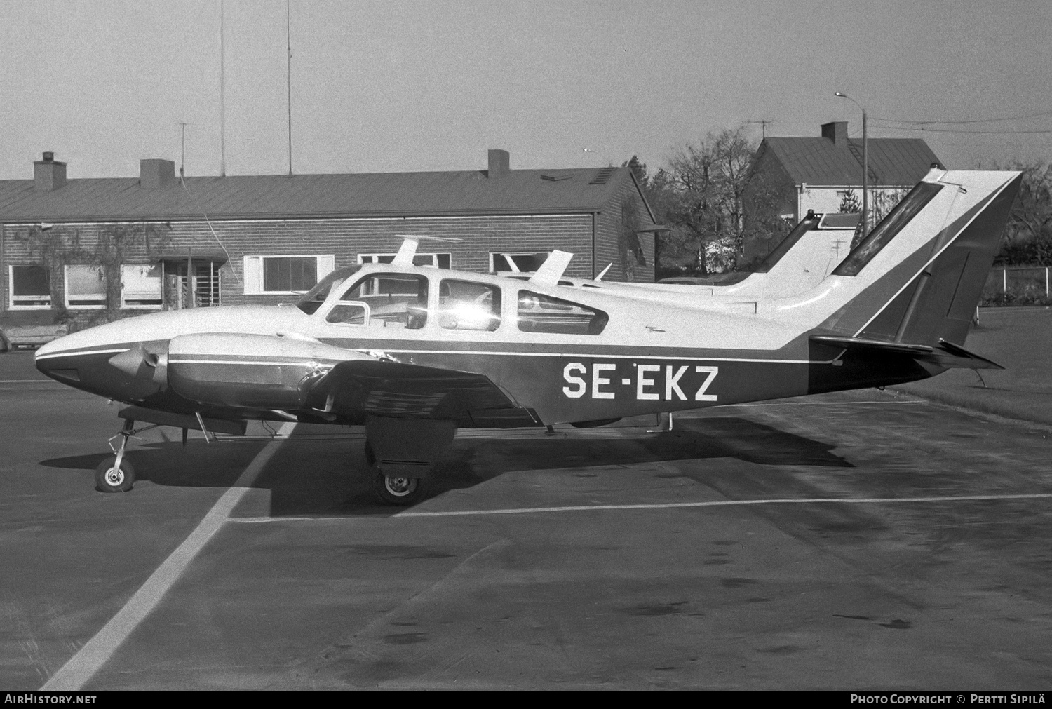 Aircraft Photo of SE-EKZ | Beech C55 Baron (95-C55) | AirHistory.net #188172