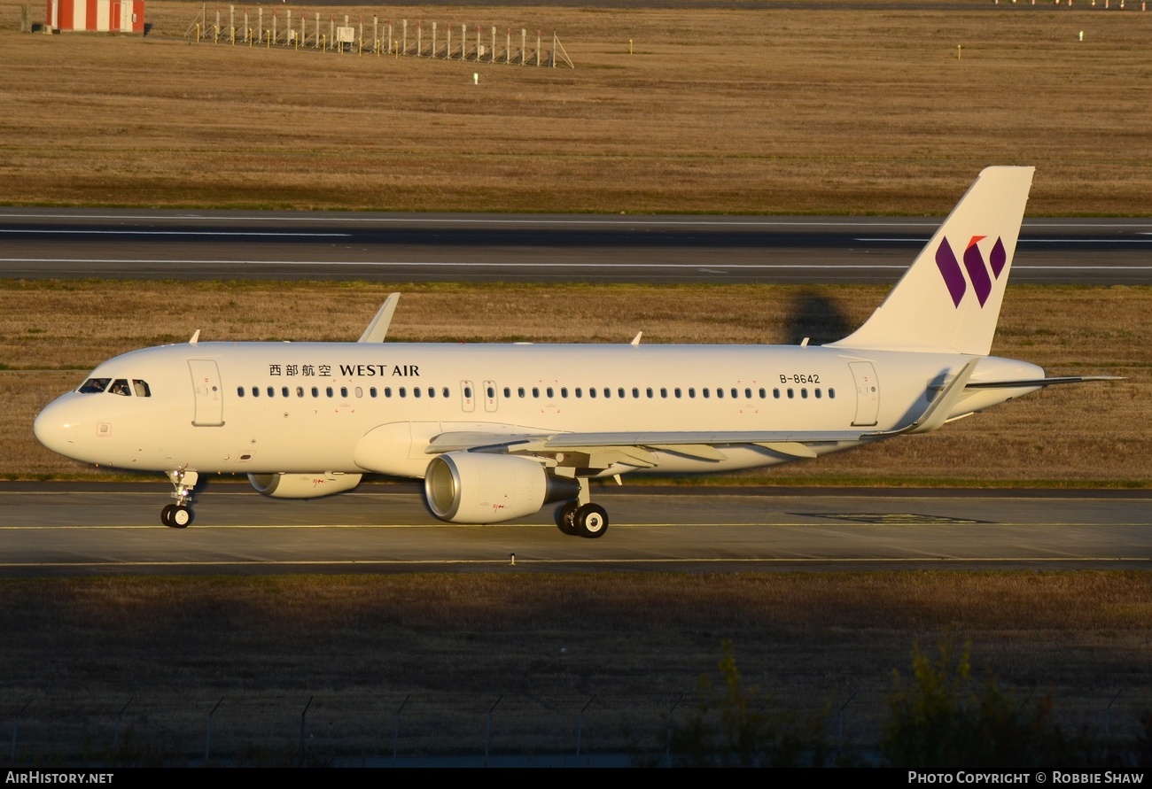 Aircraft Photo of B-8642 | Airbus A320-214 | West Air | AirHistory.net #188186