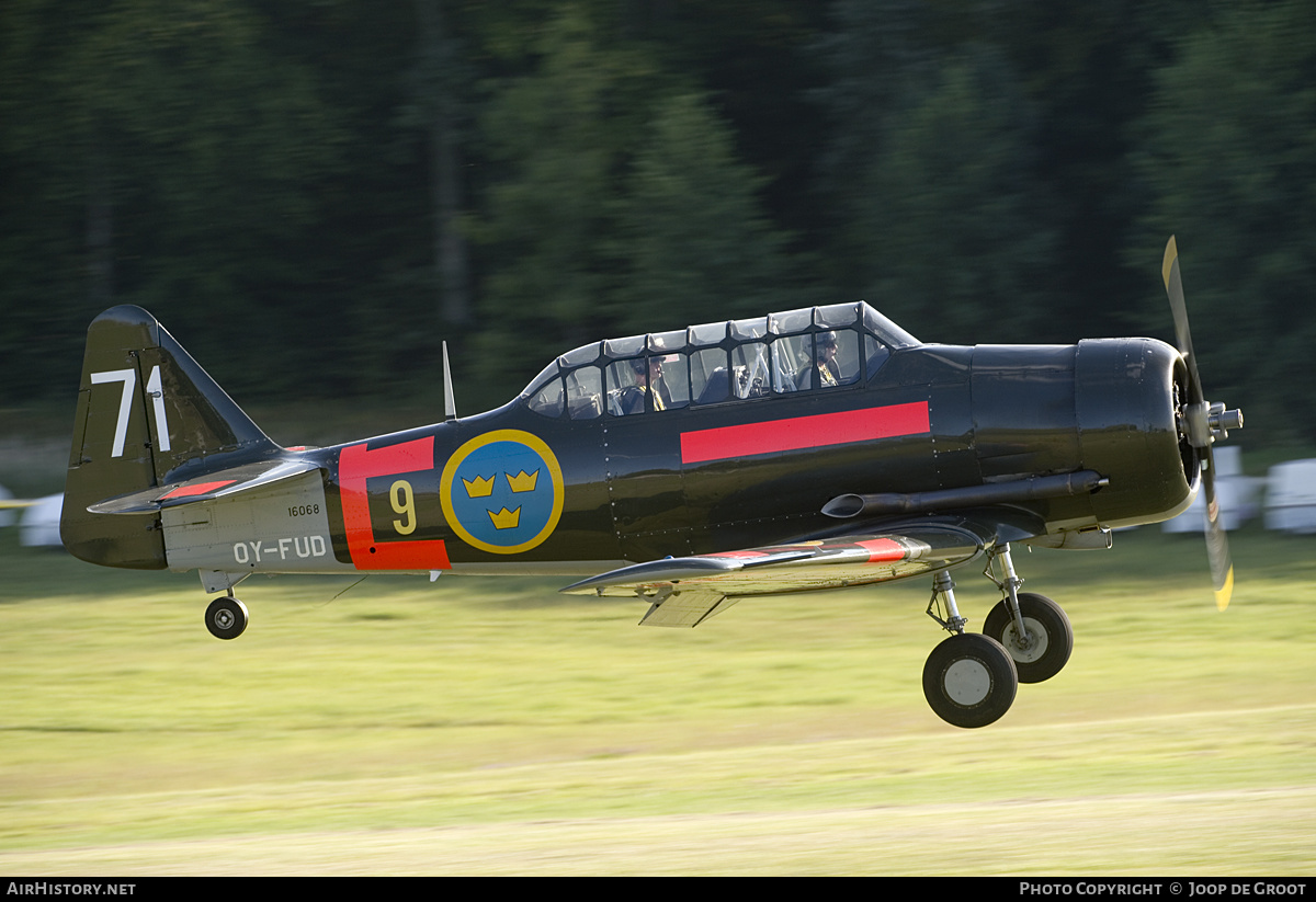 Aircraft Photo of OY-FUD / 16068 | North American AT-16 Harvard IIB | Sweden - Air Force | AirHistory.net #188226