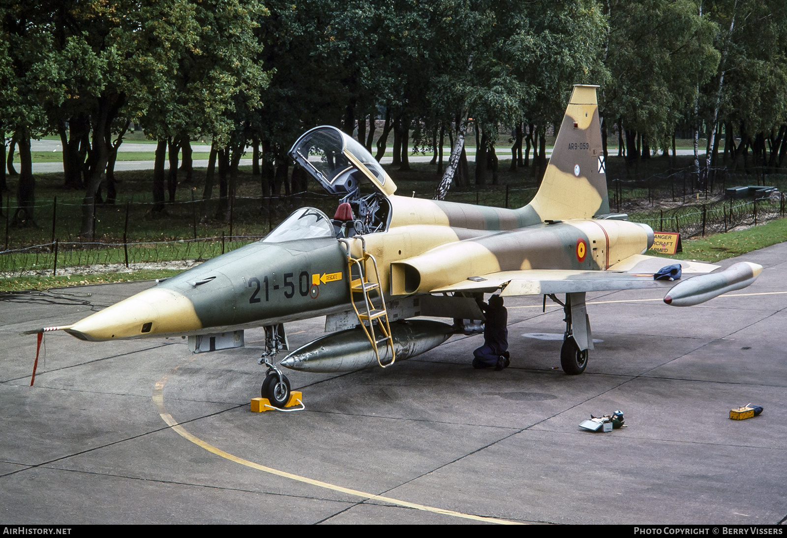 Aircraft Photo of AR.9-053 | Northrop SRF-5A Freedom Fighter | Spain - Air Force | AirHistory.net #188237