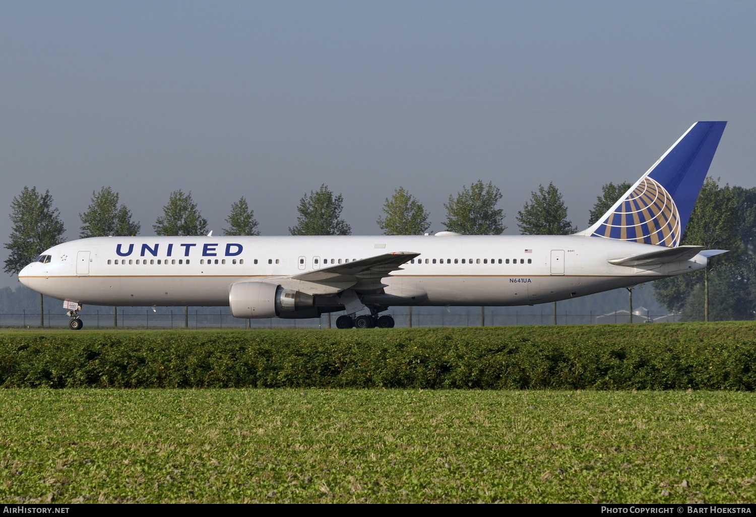 Aircraft Photo of N641UA | Boeing 767-322/ER | United Airlines | AirHistory.net #188294