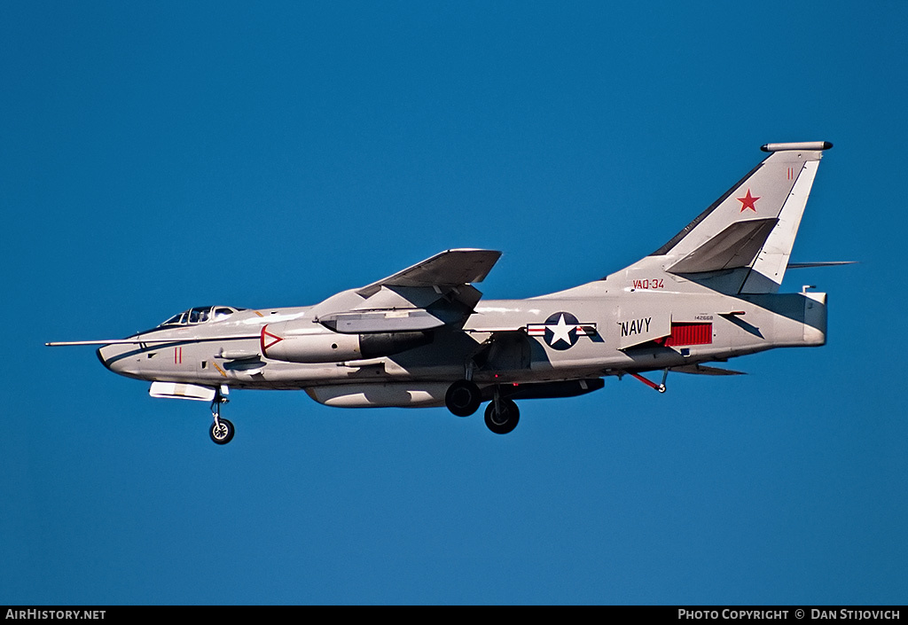 Aircraft Photo of 142668 | Douglas ERA-3B Skywarrior | USA - Navy | AirHistory.net #188366