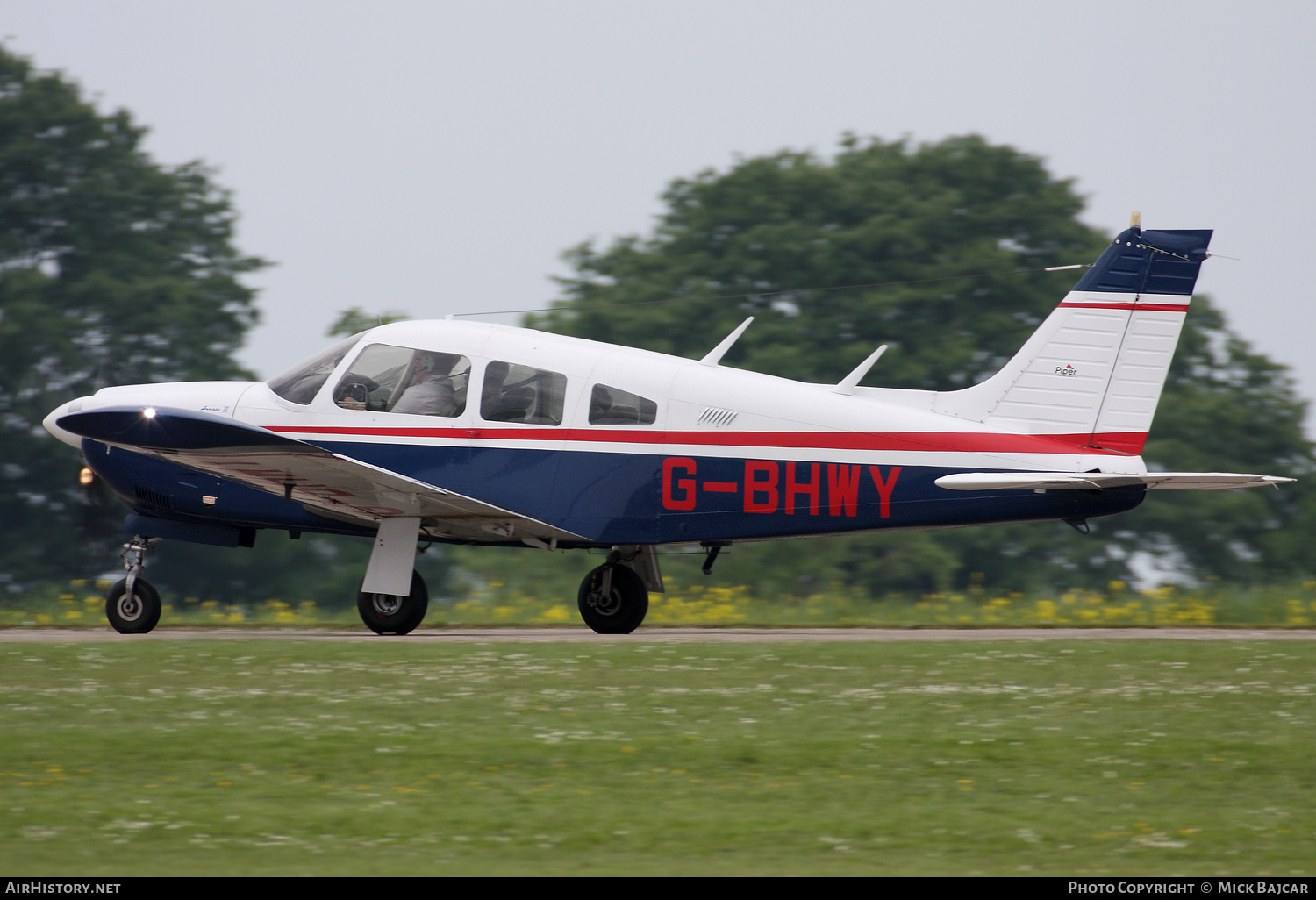 Aircraft Photo of G-BHWY | Piper PA-28R-200 Cherokee Arrow II | AirHistory.net #188439