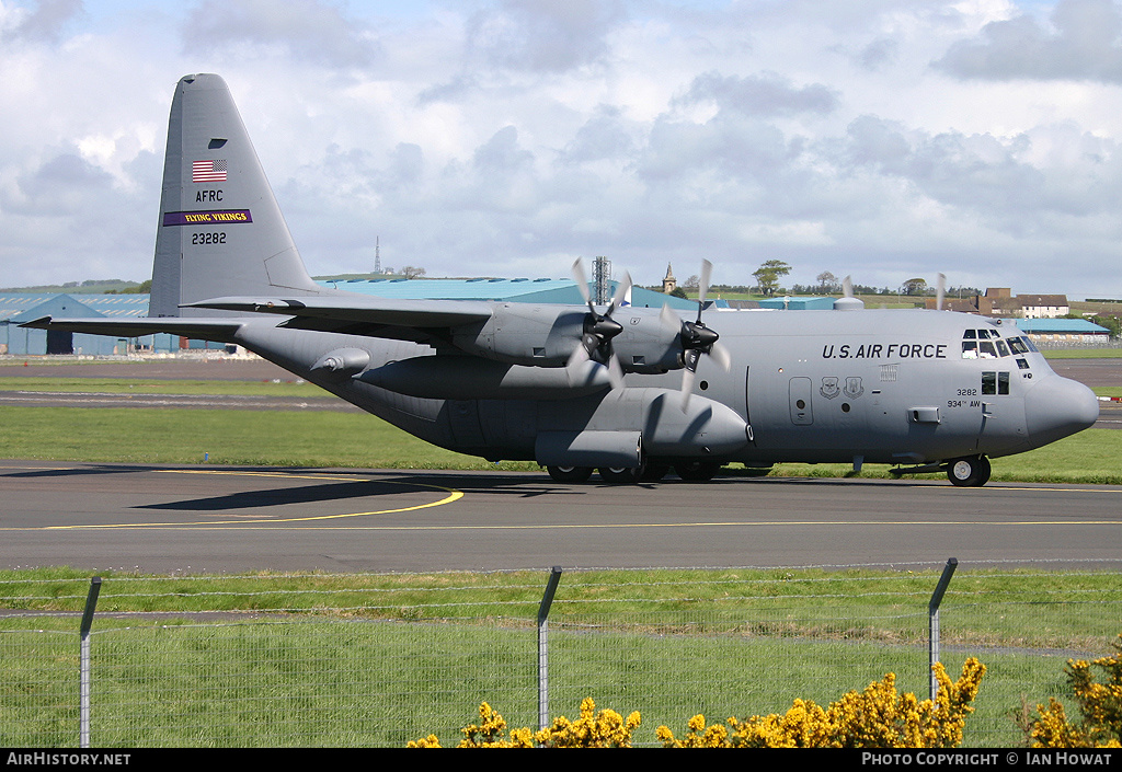 Aircraft Photo of 92-3282 / 23282 | Lockheed C-130H Hercules | USA - Air Force | AirHistory.net #188462
