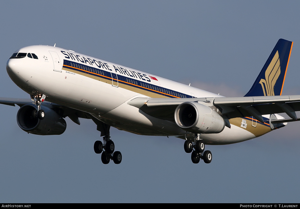 Aircraft Photo of F-WWYU | Airbus A330-343 | Singapore Airlines | AirHistory.net #188556