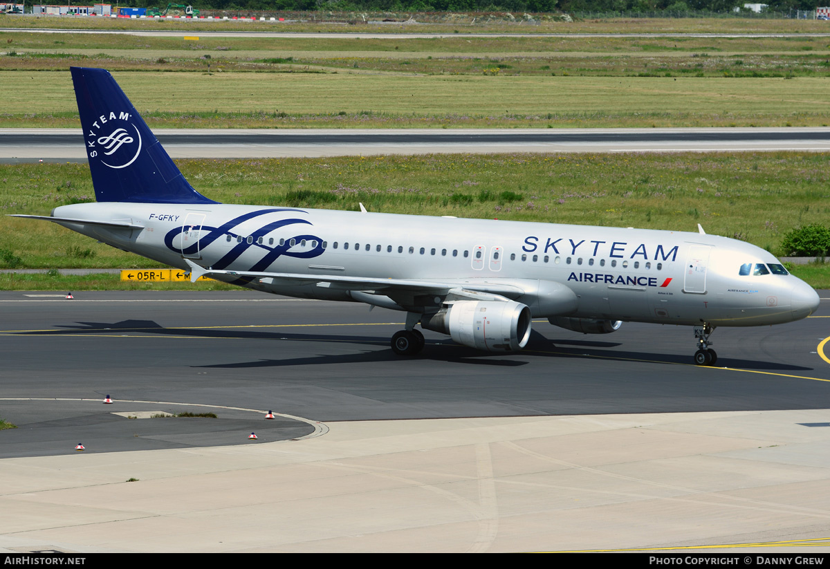 Aircraft Photo of F-GFKY | Airbus A320-211 | Air France | AirHistory.net #188673