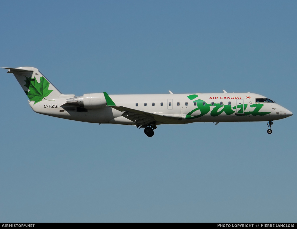 Aircraft Photo of C-FZSI | Bombardier CRJ-100ER (CL-600-2B19) | Air Canada Jazz | AirHistory.net #188818