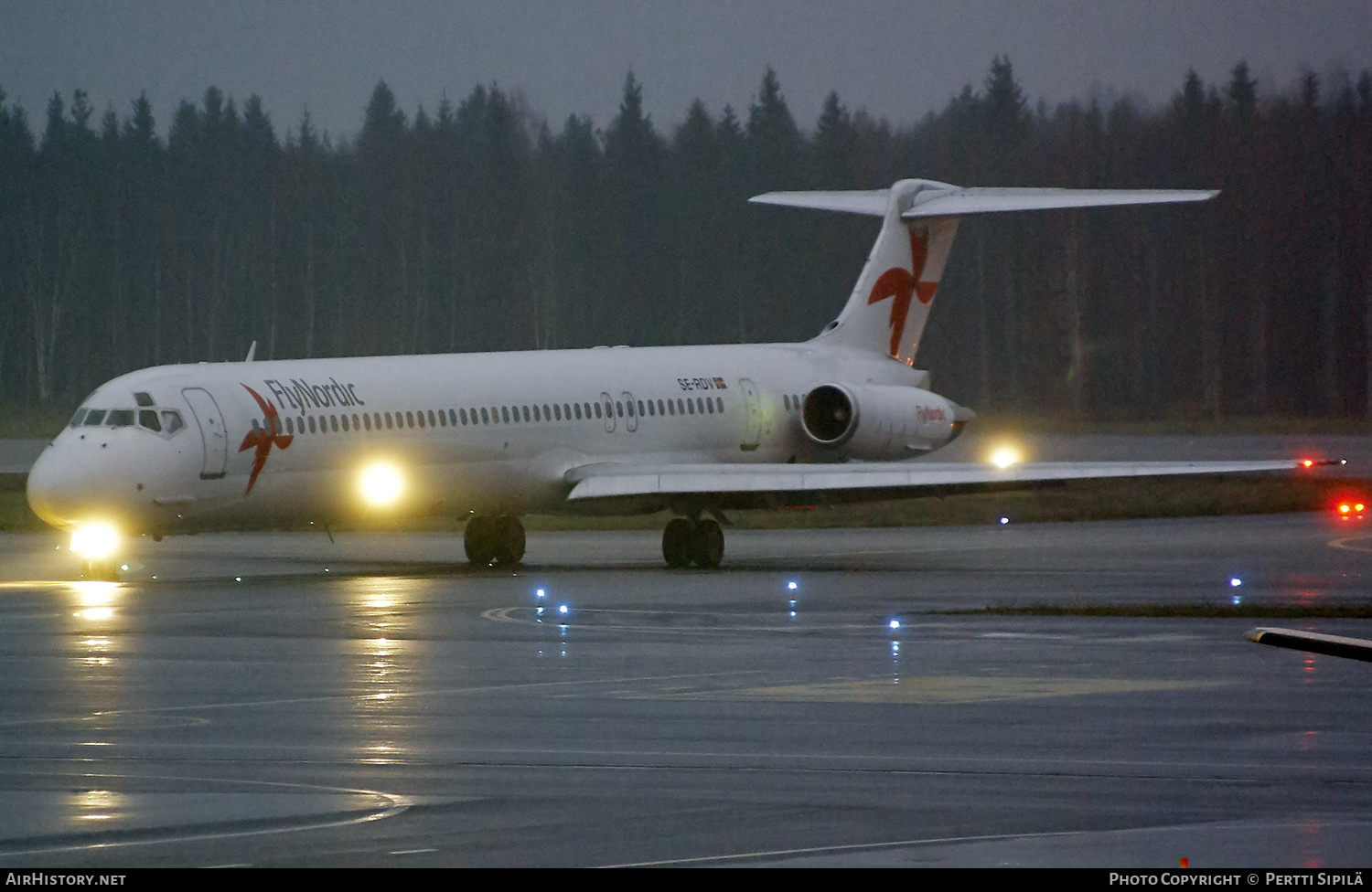 Aircraft Photo of SE-RDV | McDonnell Douglas MD-83 (DC-9-83) | FlyNordic | AirHistory.net #188832