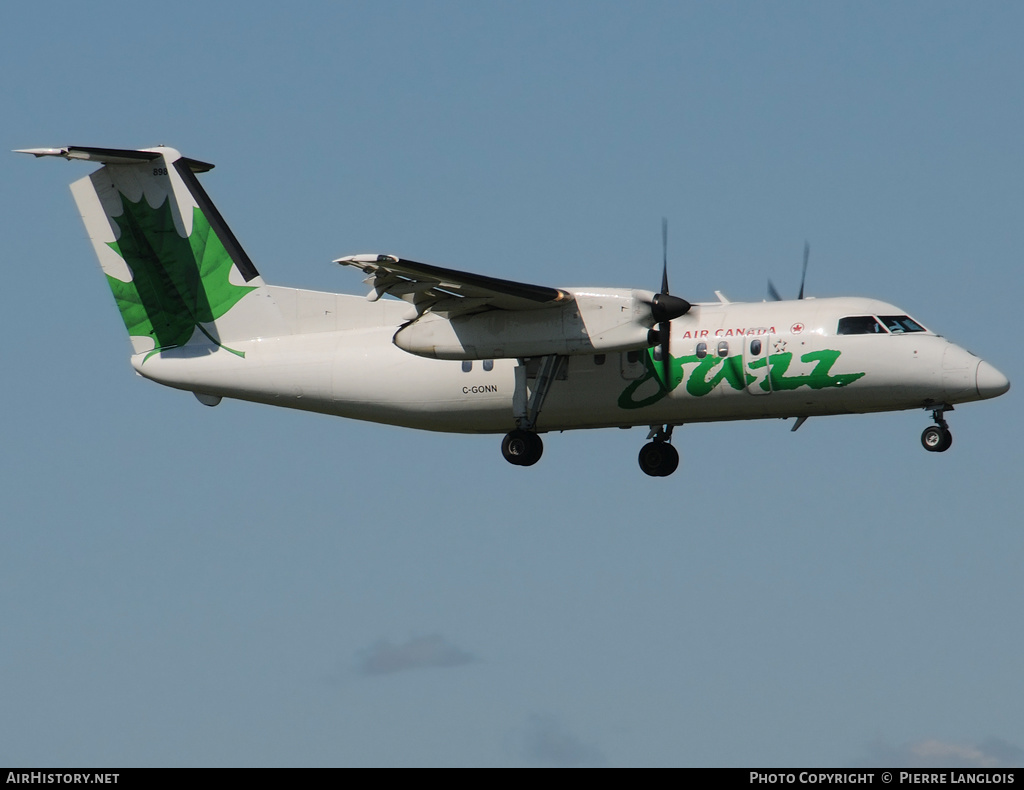 Aircraft Photo of C-GONN | De Havilland Canada DHC-8-102 Dash 8 | Air Canada Jazz | AirHistory.net #188835