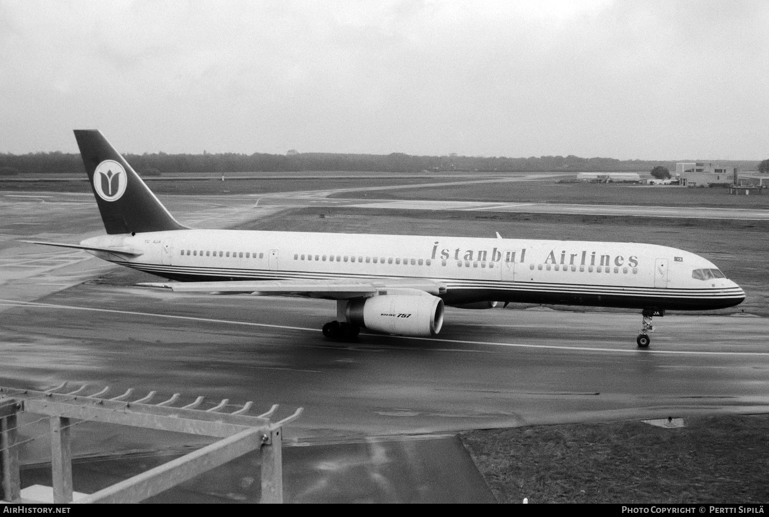 Aircraft Photo of TC-AJA | Boeing 757-236 | Istanbul Airlines | AirHistory.net #188987