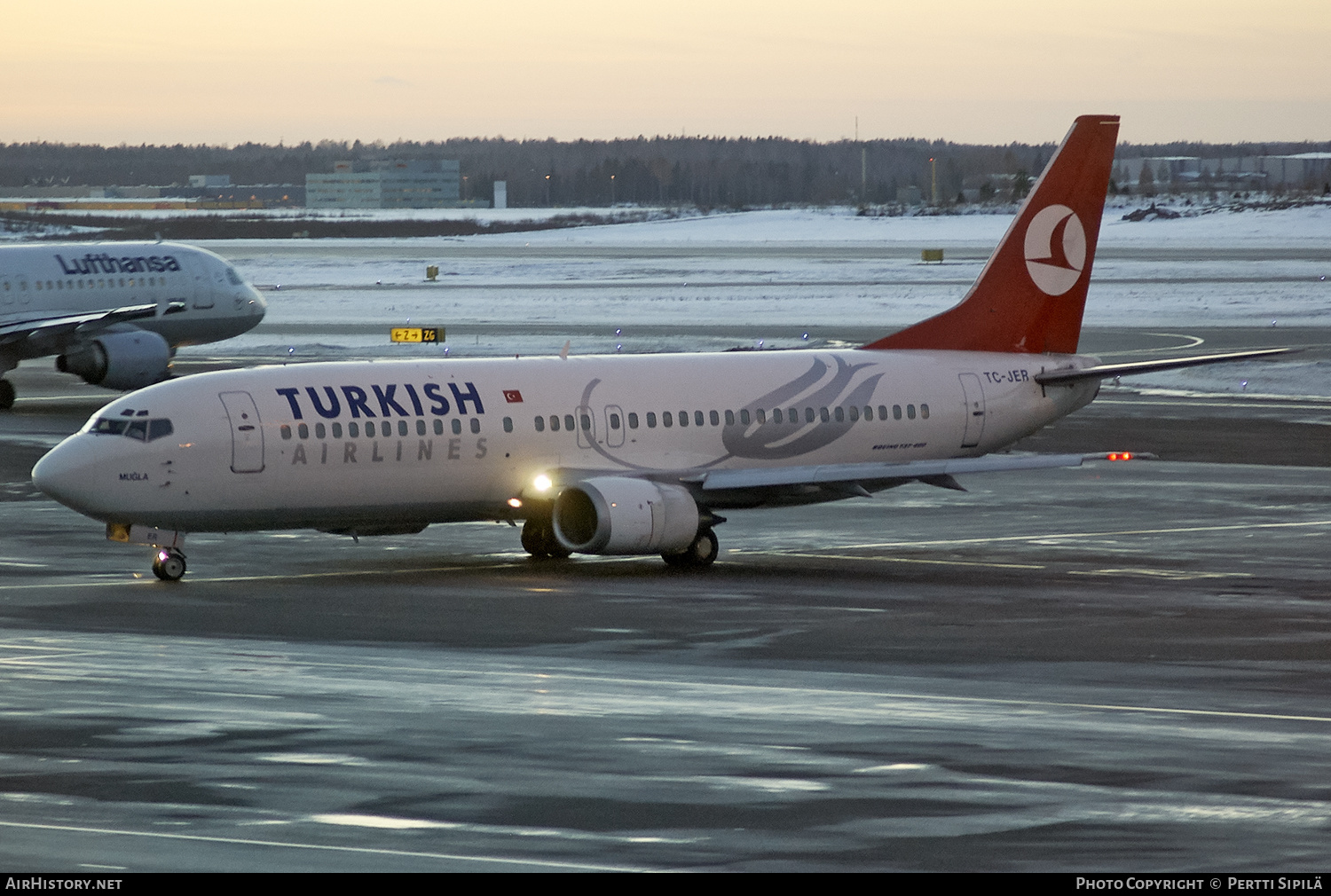 Aircraft Photo of TC-JER | Boeing 737-4Y0 | Turkish Airlines | AirHistory.net #189104
