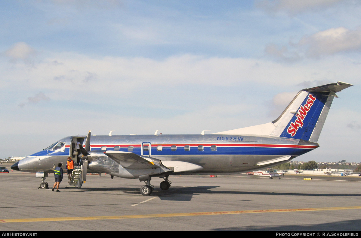 Aircraft Photo of N562SW | Embraer EMB-120RT Brasilia | SkyWest Airlines | AirHistory.net #189118