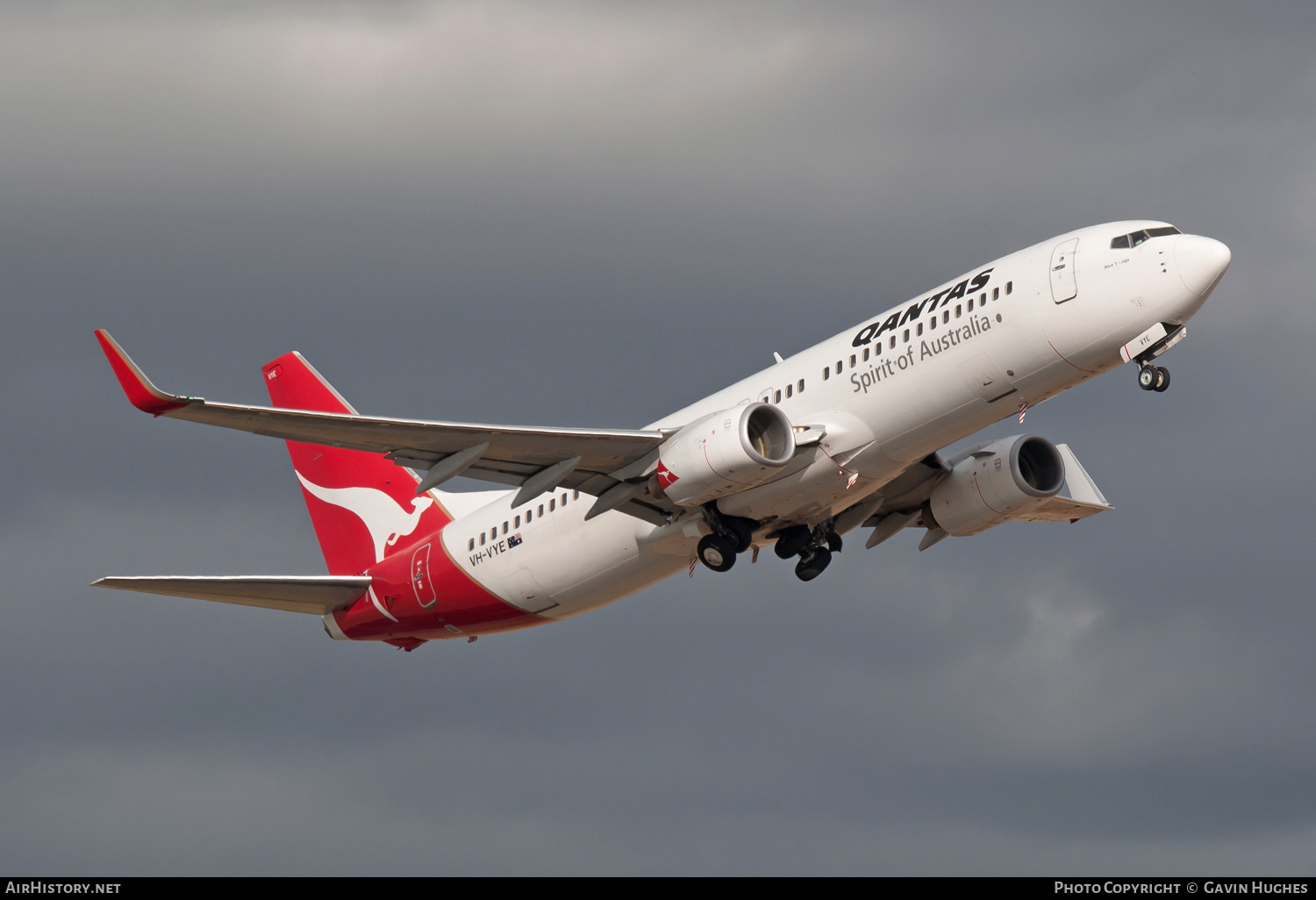 Aircraft Photo of VH-VYE | Boeing 737-838 | Qantas | AirHistory.net #189151