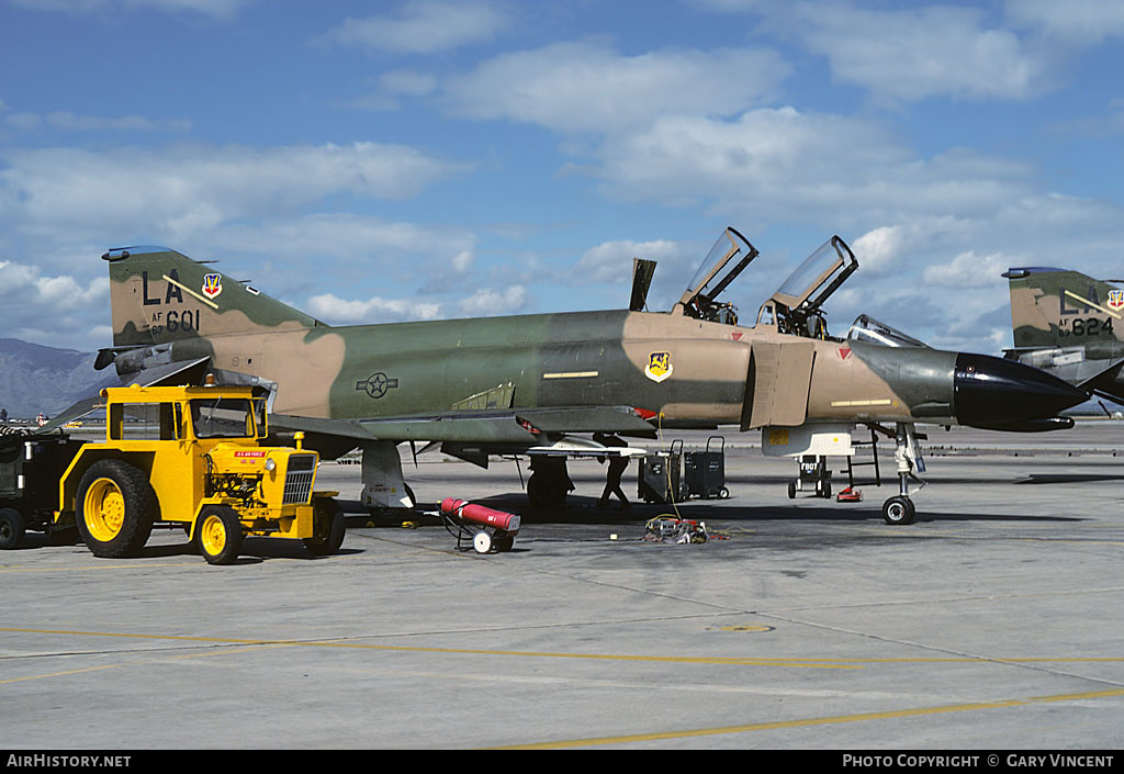 Aircraft Photo of 63-7601 / AF63-601 | McDonnell F-4C Phantom II | USA - Air Force | AirHistory.net #189164